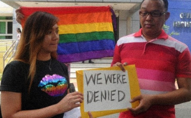 Fr. CJ Agbayani Jr. of the LGBTS Christian Church (at right) and Arlyn “Sugar” Ibanez outside of Manila’s Civil Registry on 3 August 2015
